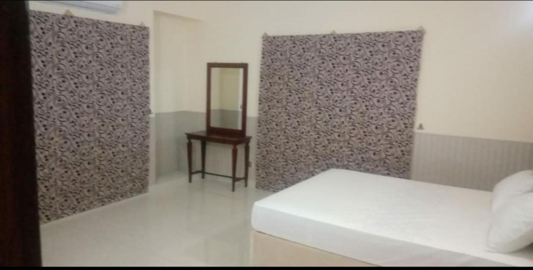 Hak Mall Suites And Apartments Rawalpindi Exterior foto